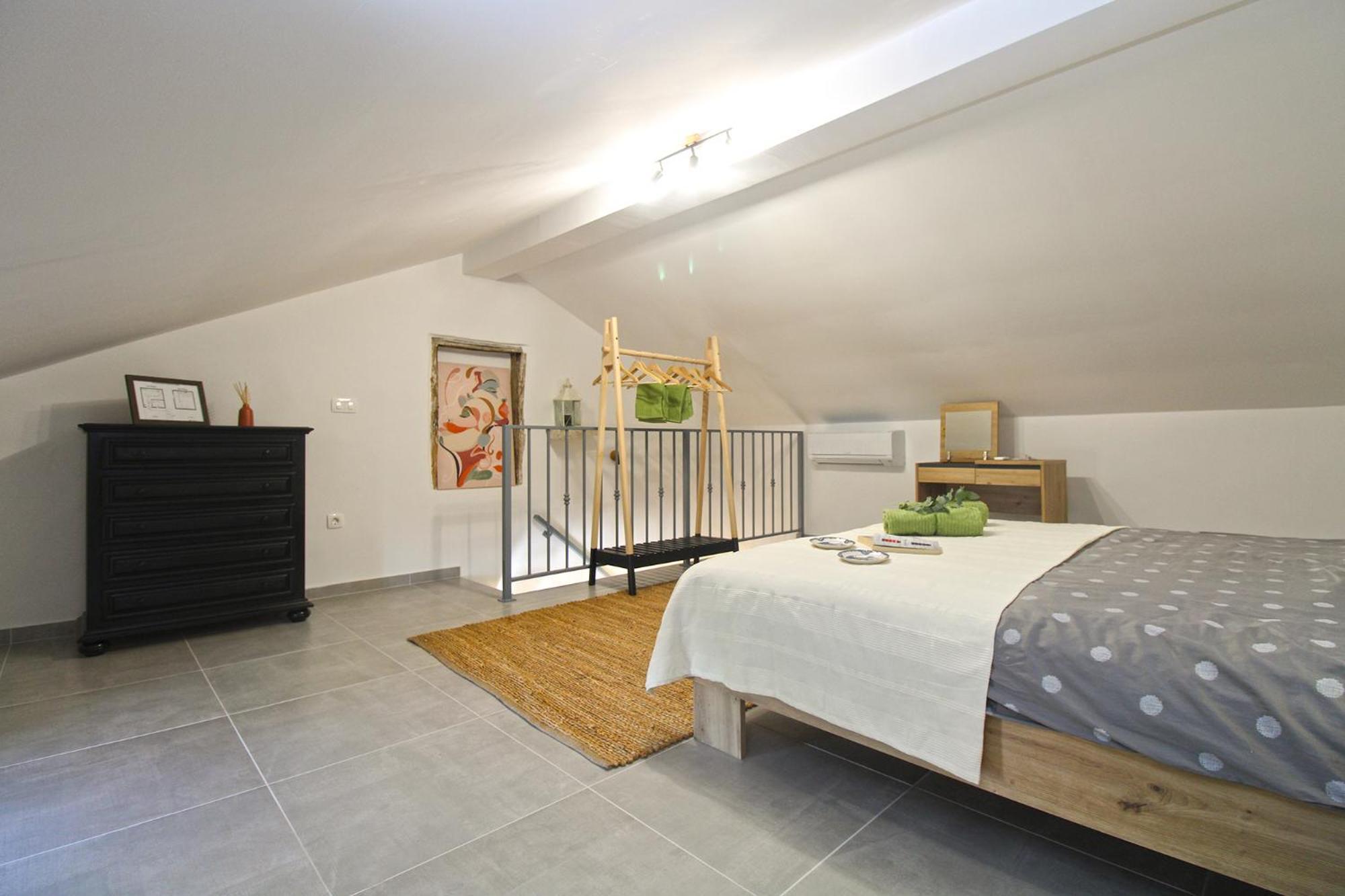 Apartment 2323 Foli